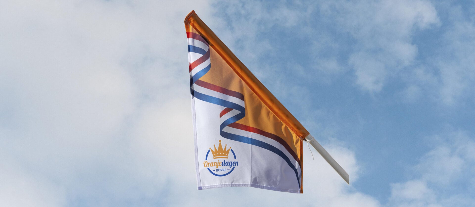Vlag Met Wolkenlucht Scaled Aspect Ratio 1746 760